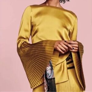 NWT Banana Republic Olivia Palermo White Bell Pleated Sleeve Blouse Sz S